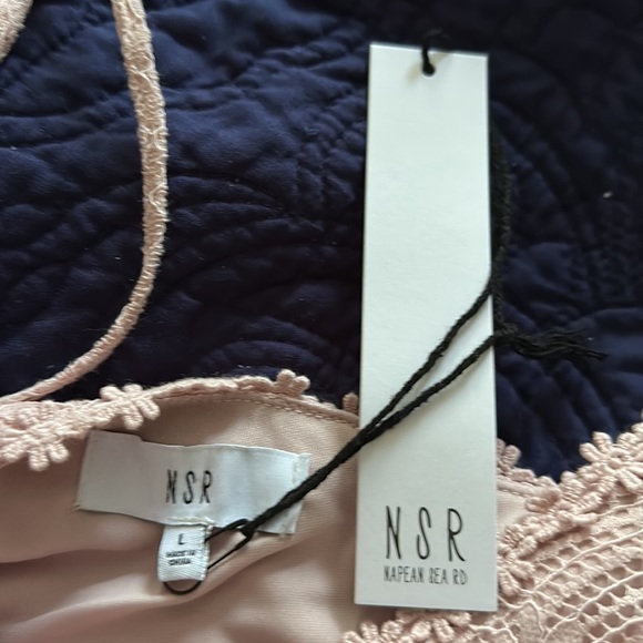 Light Pink Lace Dress - Picture 4 of 6